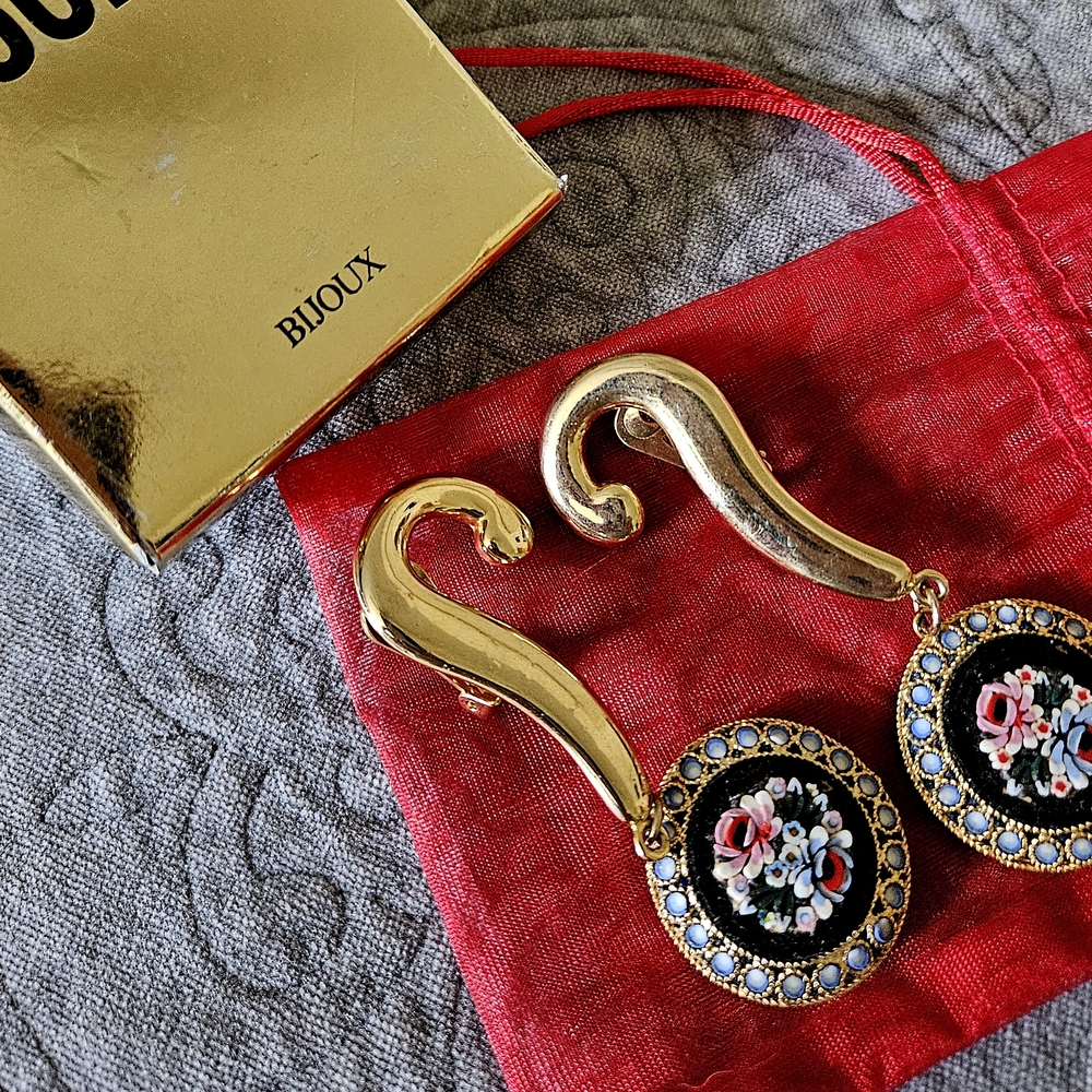 Rare Vintage 1980's Luxury Moschino Bisjoux Gold/Black Florentine Drop Earrings